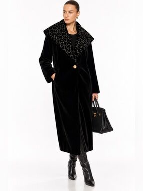 🔥 HOST PICK 🔥 Cattiva Long Velvet Coat Black Vintage L